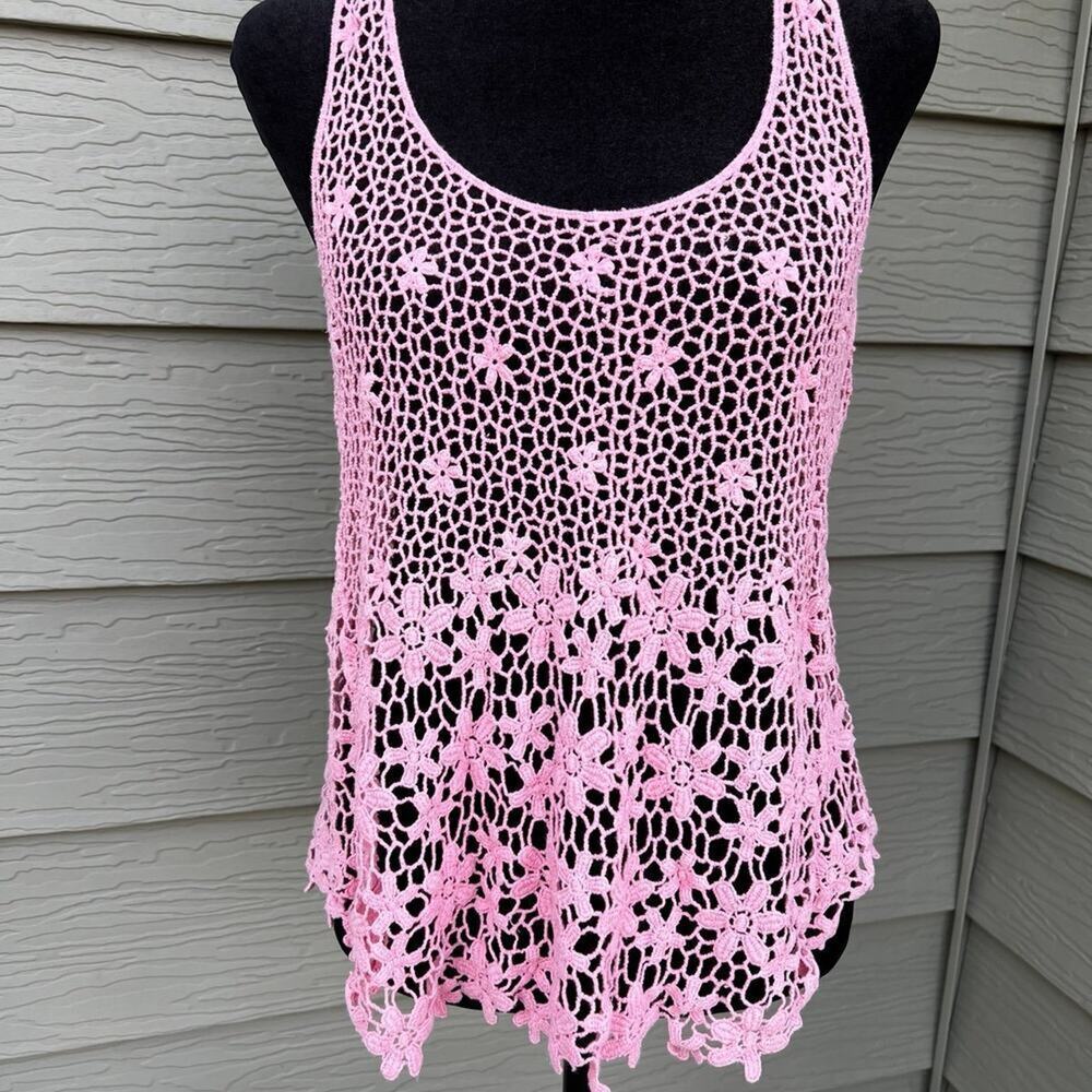 Fang women’s M crochet tank top scoop neck, racer back style pink
